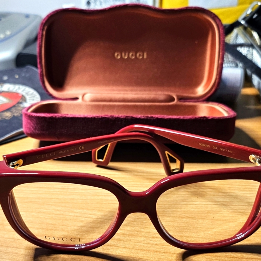 Gucci gg04700 woman's glasses